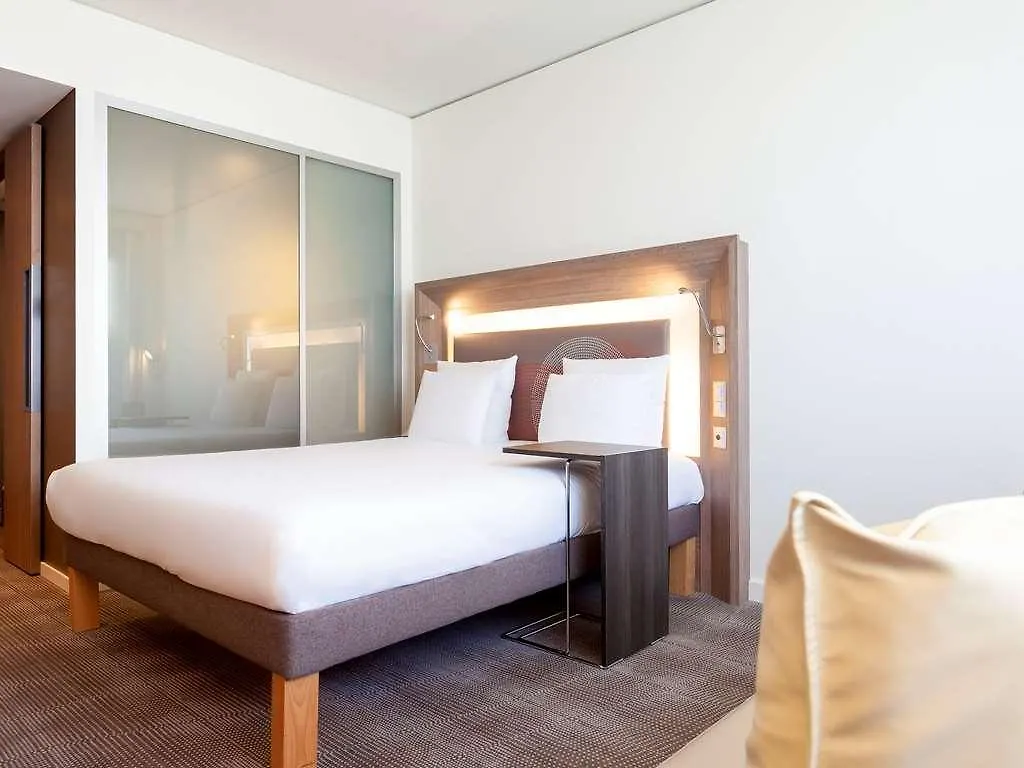 **** Hotel Novotel Basel City Schweiz